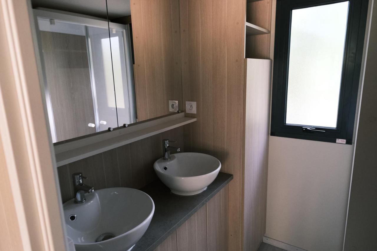 Lodge Avec Spa Privatif - Foret Et Lac Liginiac Ngoại thất bức ảnh