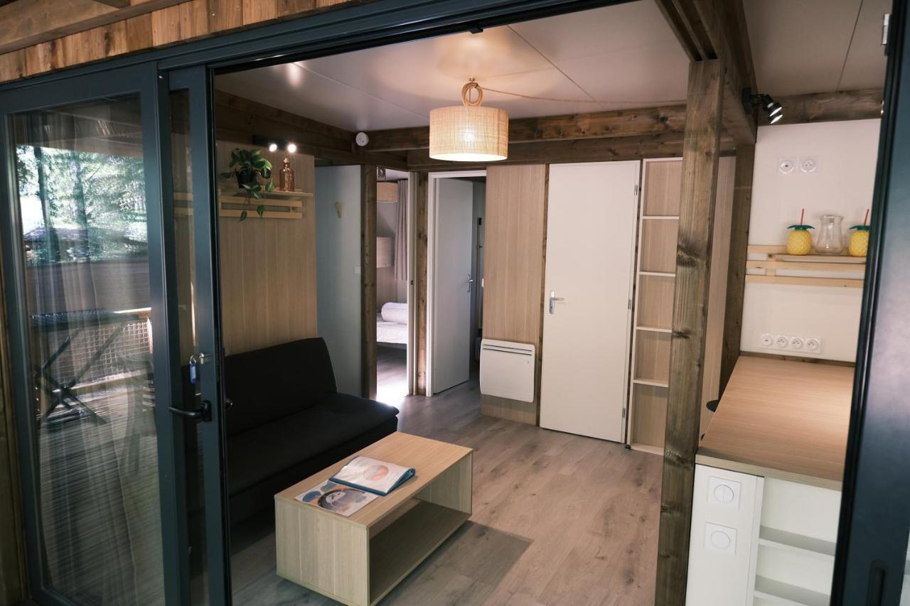 Lodge Avec Spa Privatif - Foret Et Lac Liginiac Ngoại thất bức ảnh
