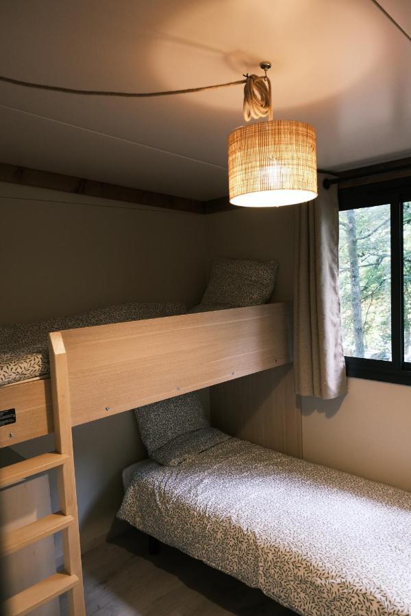 Lodge Avec Spa Privatif - Foret Et Lac Liginiac Ngoại thất bức ảnh