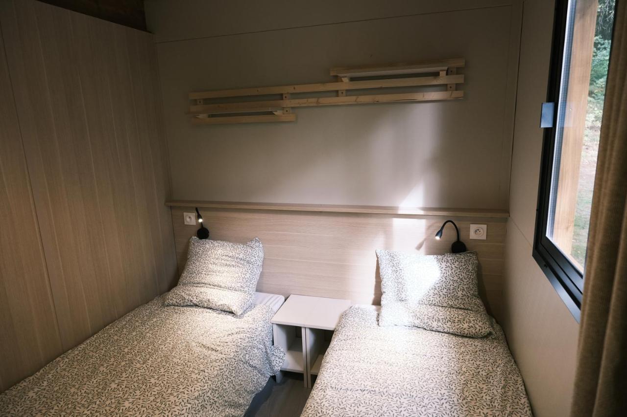 Lodge Avec Spa Privatif - Foret Et Lac Liginiac Ngoại thất bức ảnh