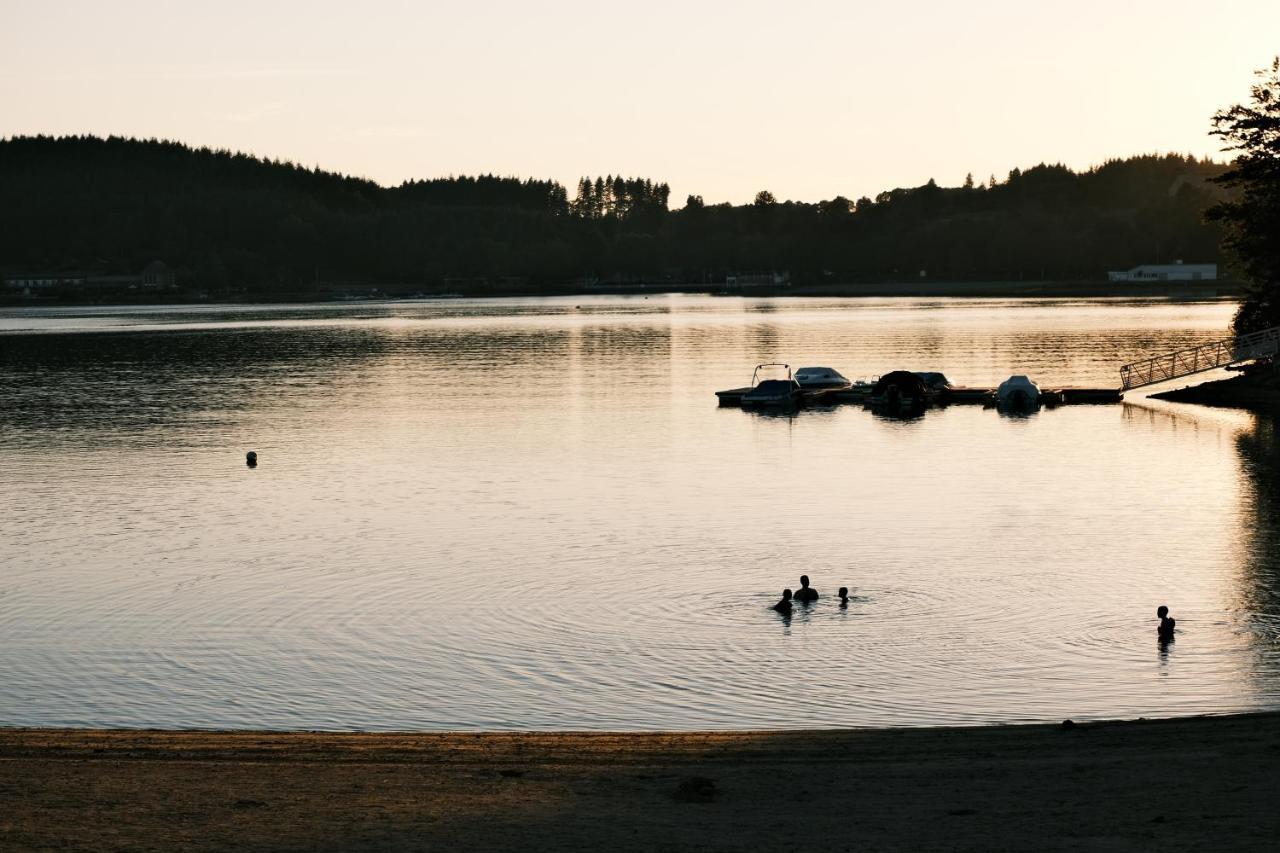 Lodge Avec Spa Privatif - Foret Et Lac Liginiac Ngoại thất bức ảnh